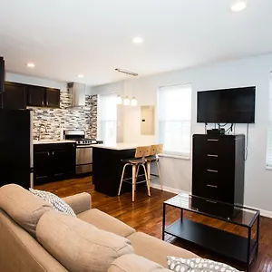 https://lawrenceville-suites.hotels-in-pittsburgh.com